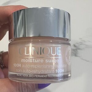 Clinique Moisture Surge™ 100H Auto-Replenishing Hydrator